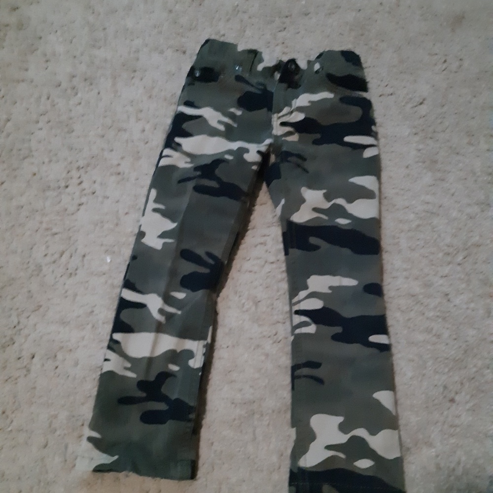 Size 5 boys Faded Glory camo jeans